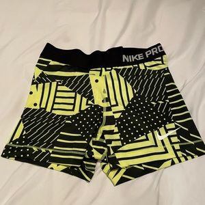 Nike Pro Shorts Patterned